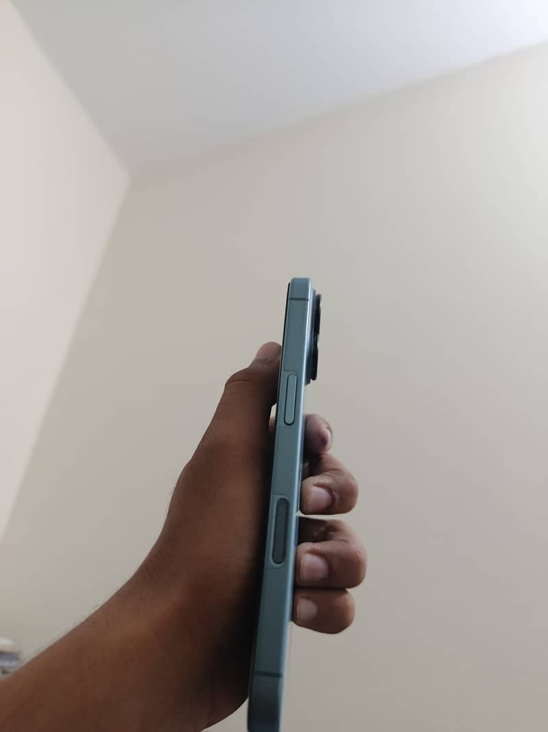 Apple iPhone 16 1