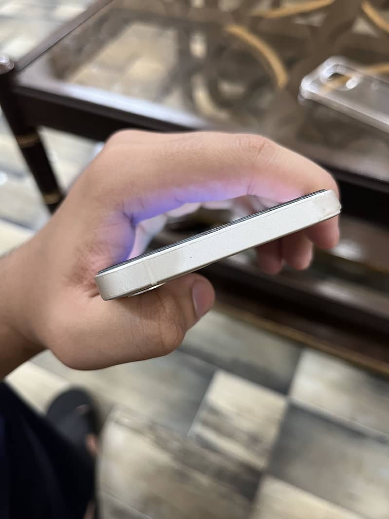 Apple iPhone 12 6