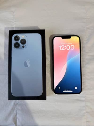 Apple iphone 13 pro max like new condition with box