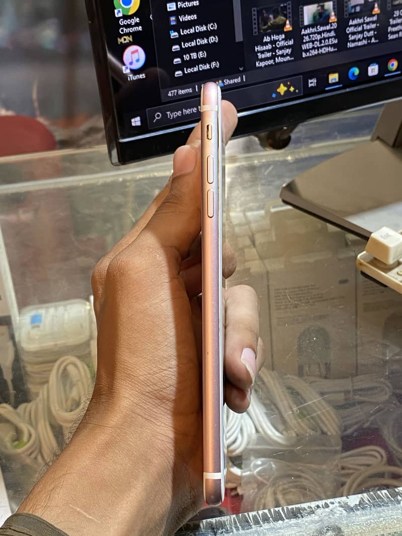 Apple iPhone 7 Plus 3