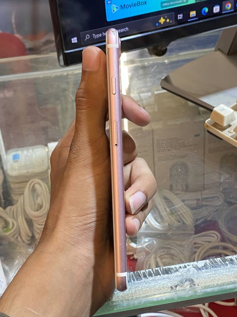 Apple iPhone 7 Plus 4