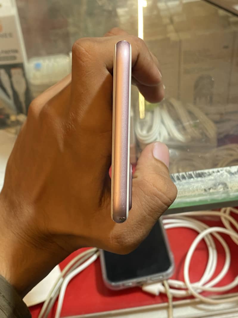 Apple iPhone 7 Plus 6