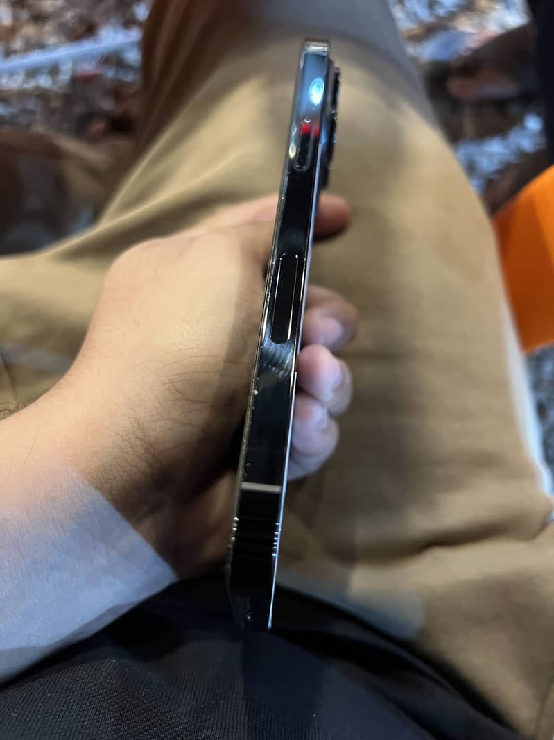 Apple iPhone 14 Pro Max 3