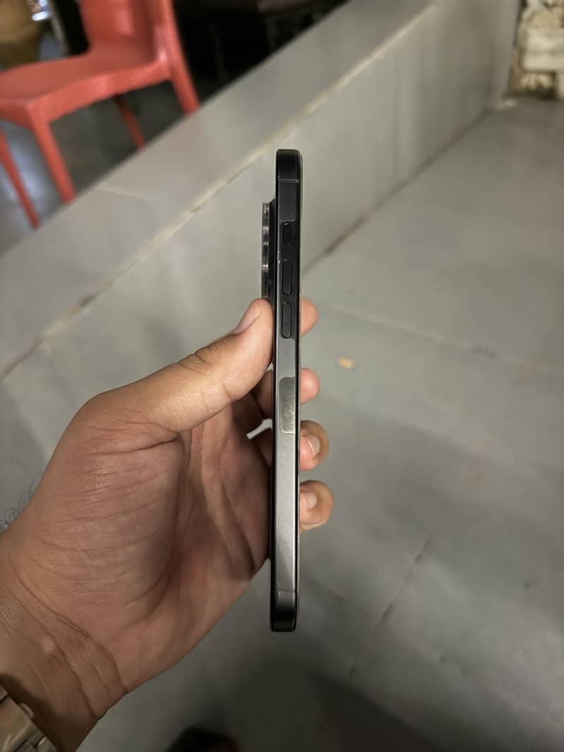 Iphone 16 pro max 8