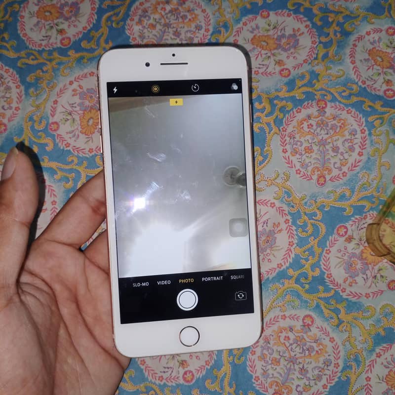 Apple iPhone 8 Plus 2