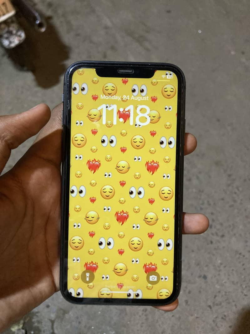 Apple iPhone 11 4