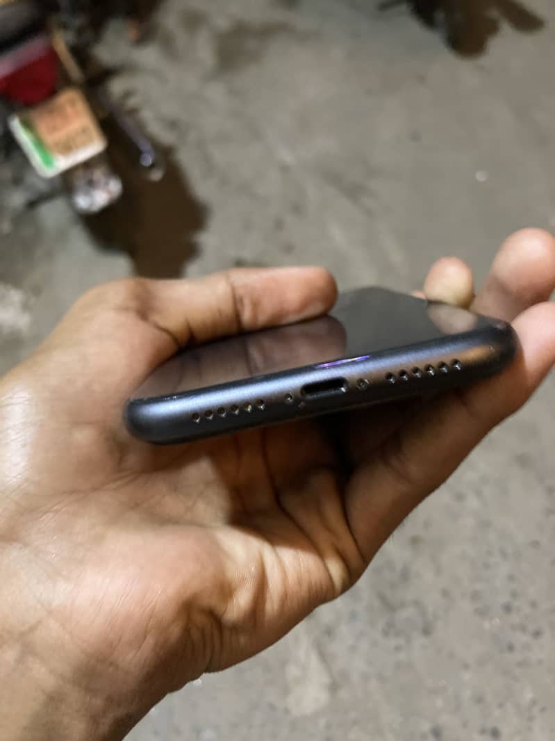 Apple iPhone 11 5
