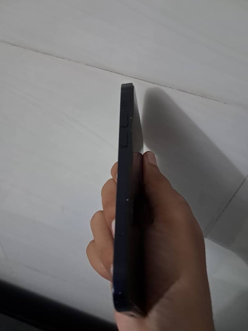 Apple iPhone 12 mini 3