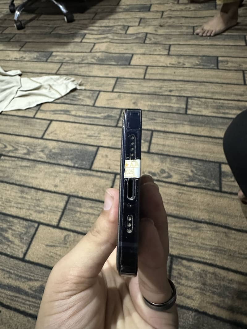 Apple iPhone 12 3