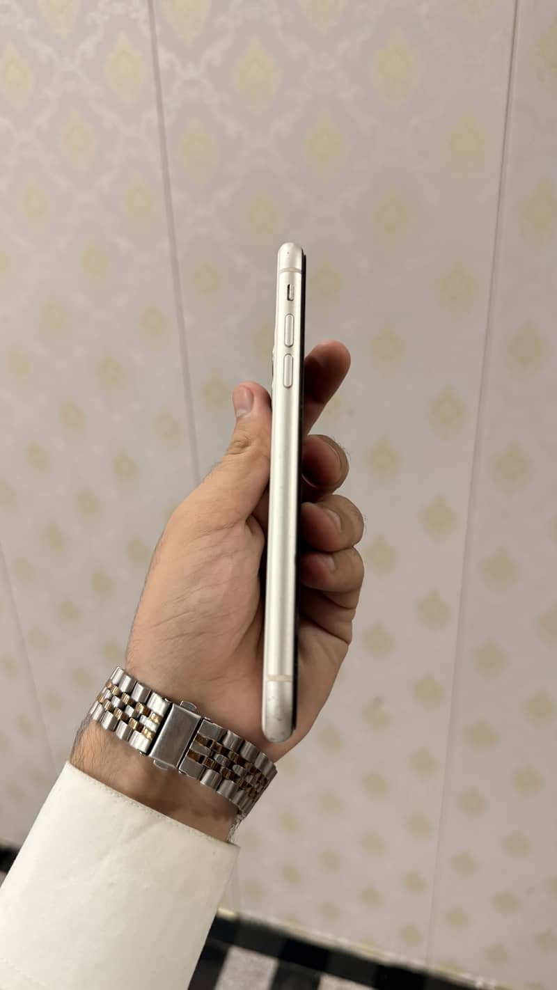 Apple iPhone 11 6