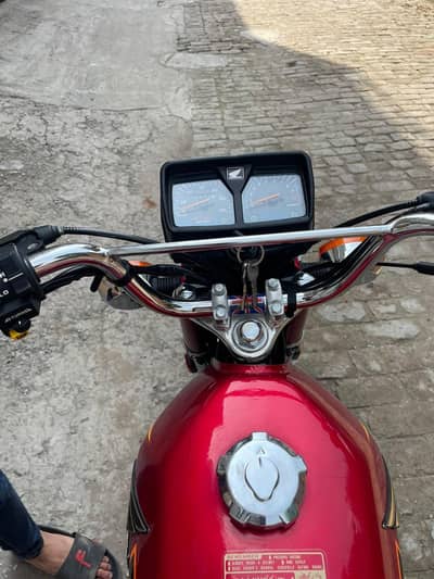 Honda CG 125 Red color 2500 km driven unregistered a