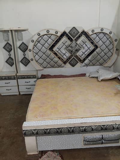 ferniture almari divaidar dressing tabal bed all set