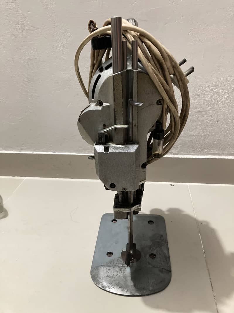 Mack cutting Machine 2