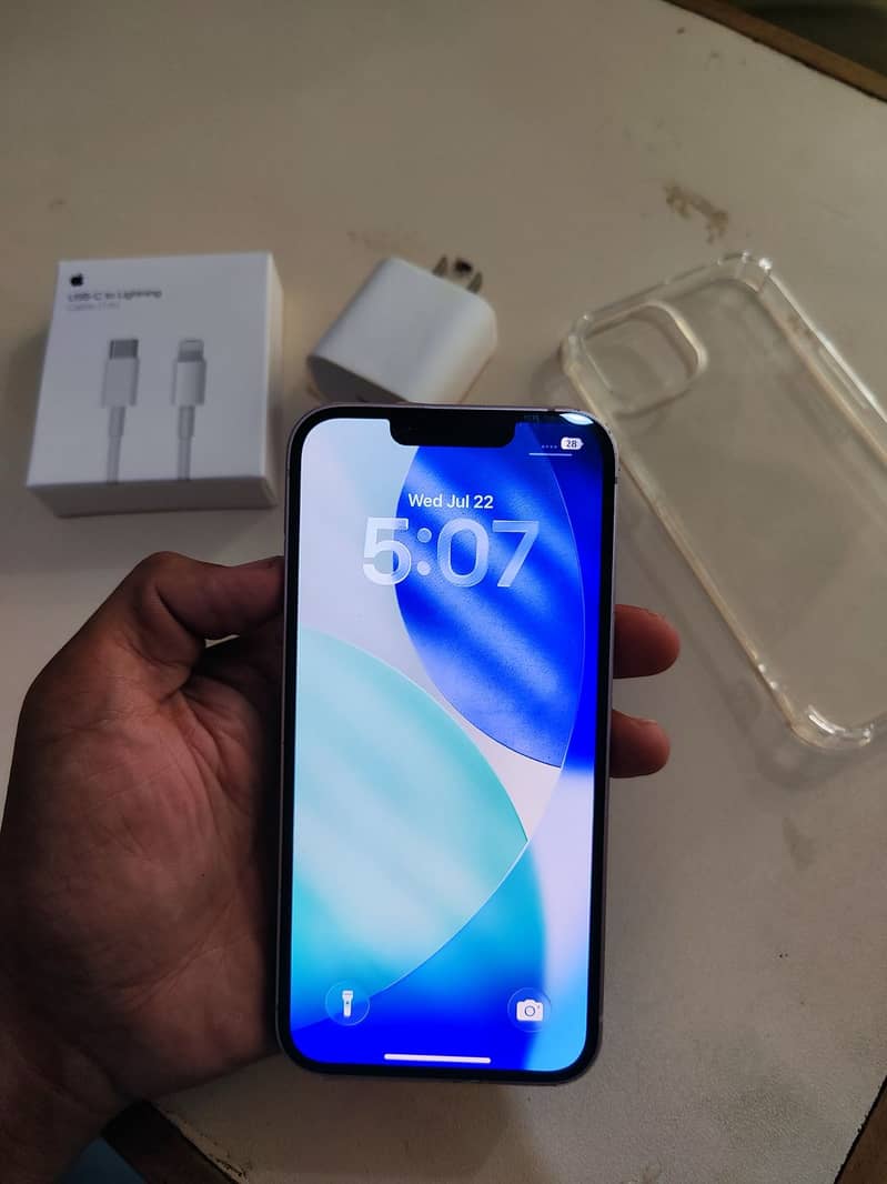 Apple iPhone 13 1