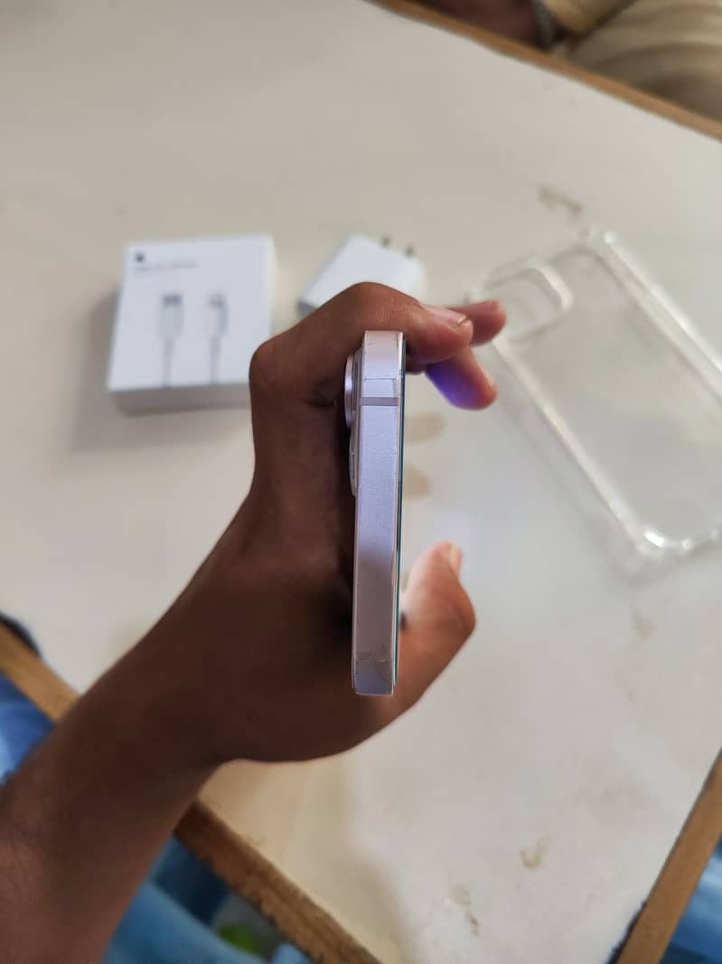 Apple iPhone 13 3