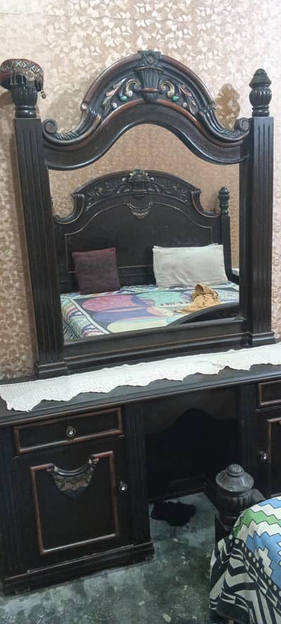 dressing table