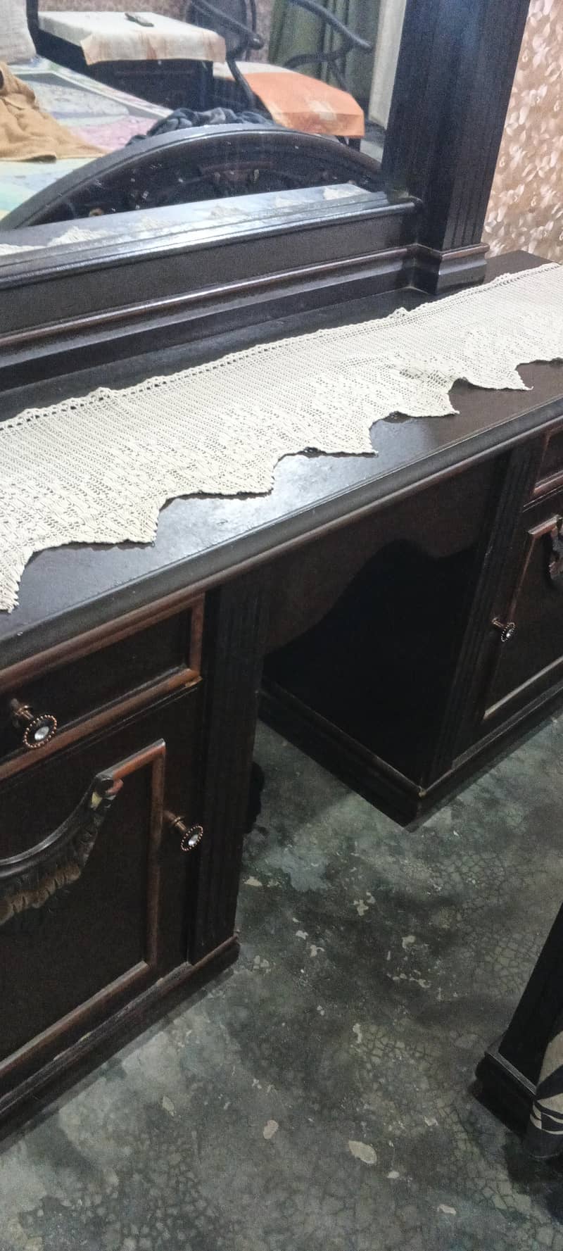 dressing table 1