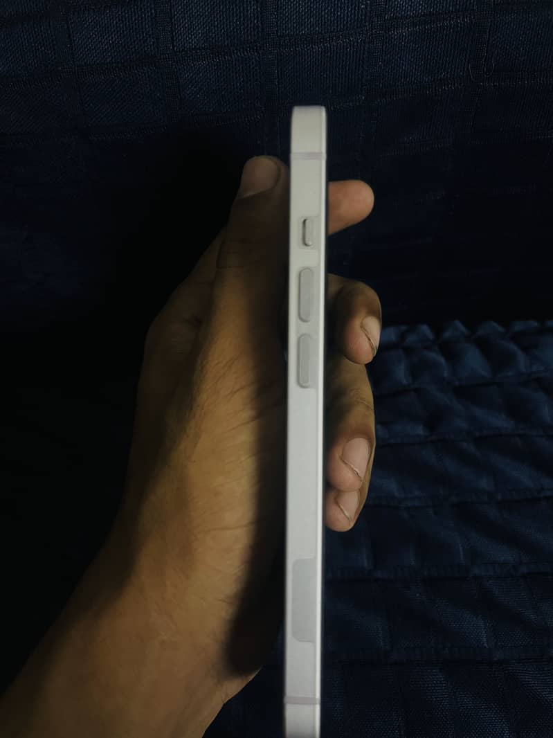 Apple iPhone 14 0