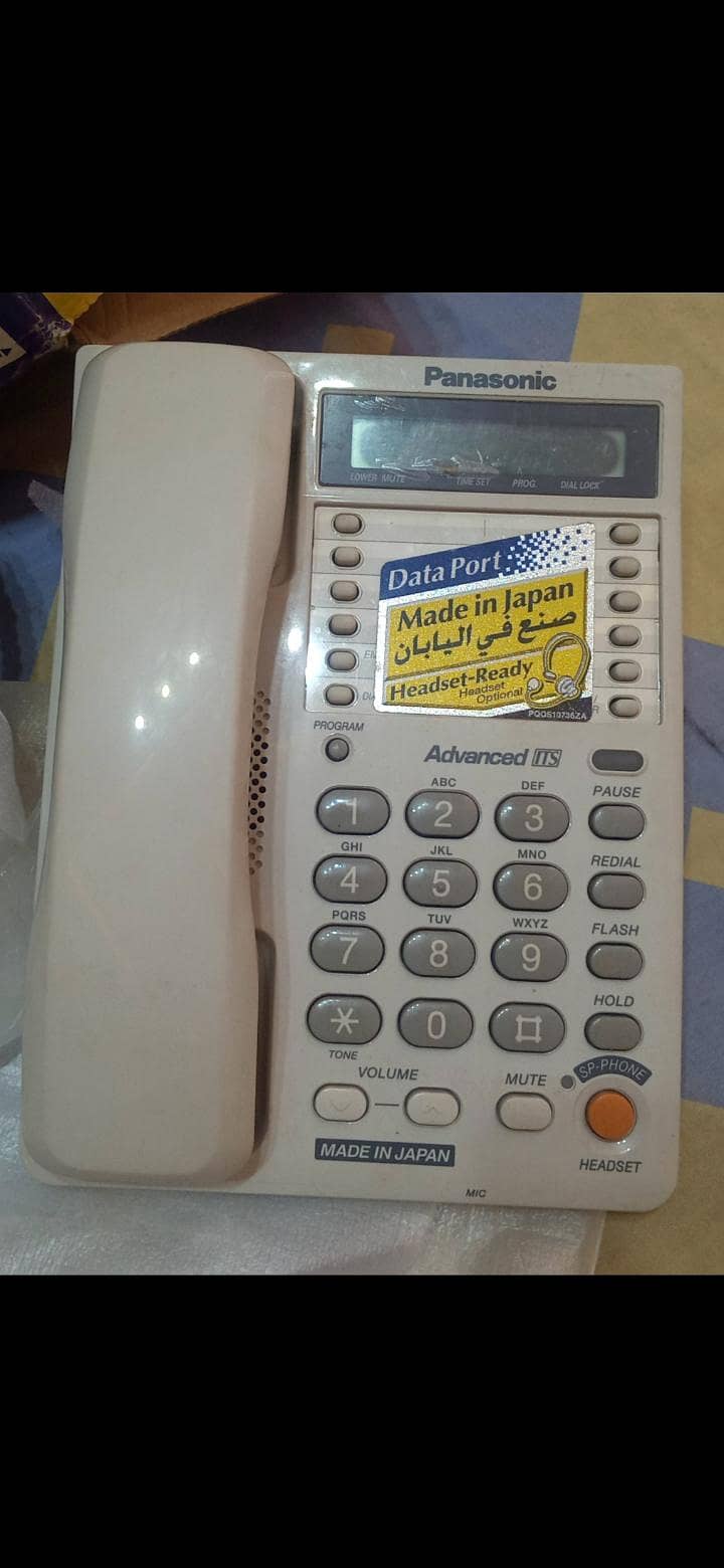 لیپ ٹاپ  اور پی ٹی سی ایل نیو فون سیل 03054508302 4