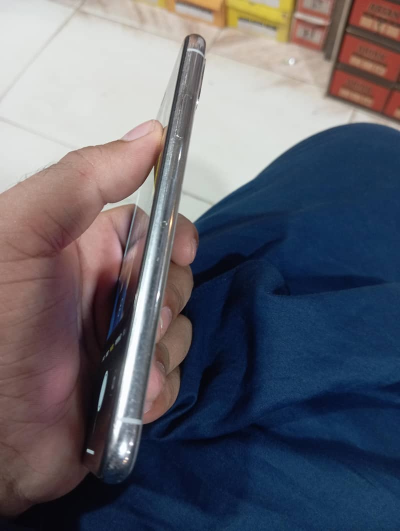Apple iPhone X 1