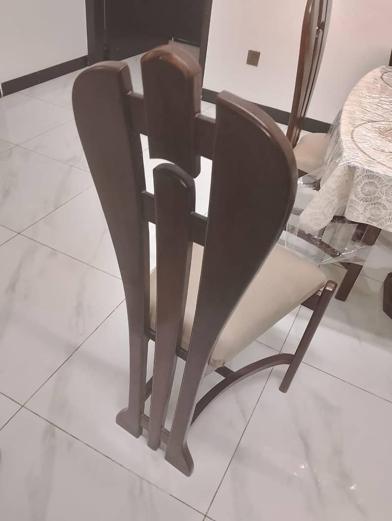 DINING TABLE 1