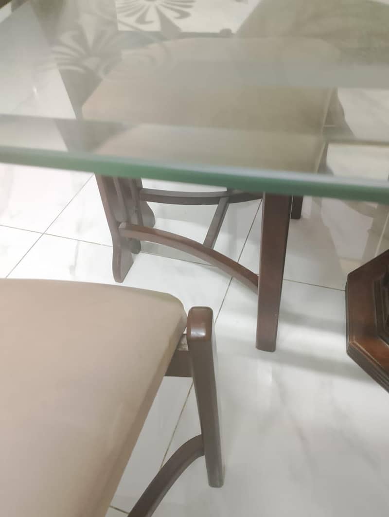DINING TABLE 5