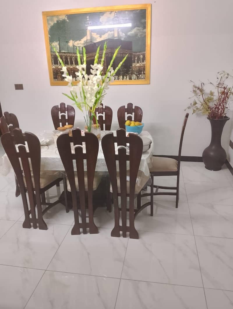 DINING TABLE 6