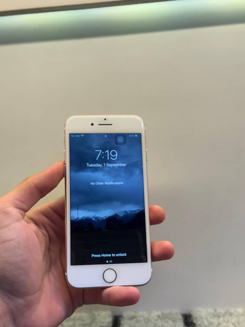 Apple iPhone 7 2