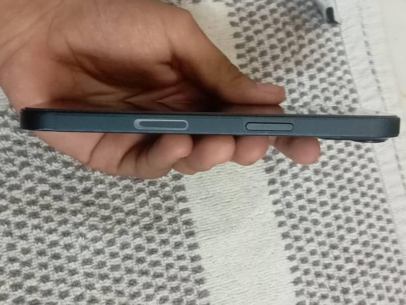 Apple iPhone 13 3
