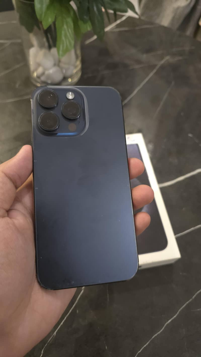 Apple iPhone 15 Pro Max 2