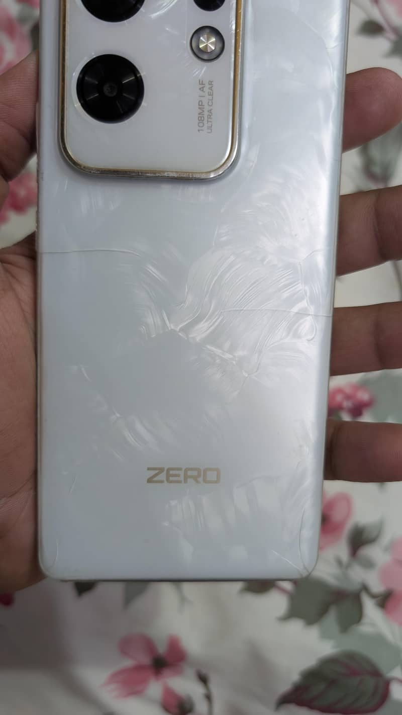 Infinix Zero 30 3