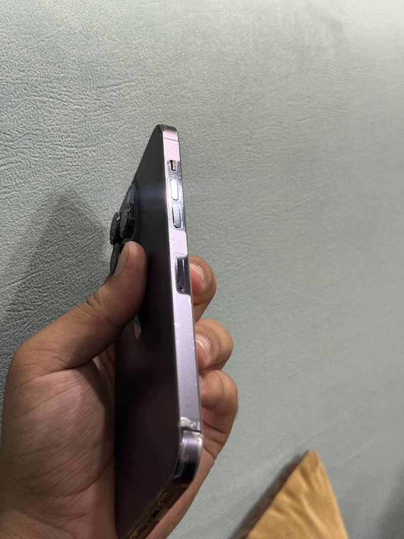 Apple iPhone 14 Pro Max 4