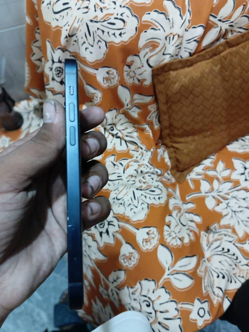 Apple iPhone 12 2