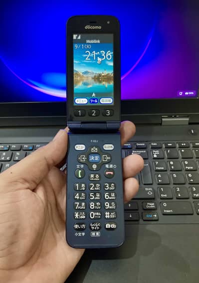 Fujitsu F-02J – PTA Approved 4G LTE Slim & Smart Smartphone