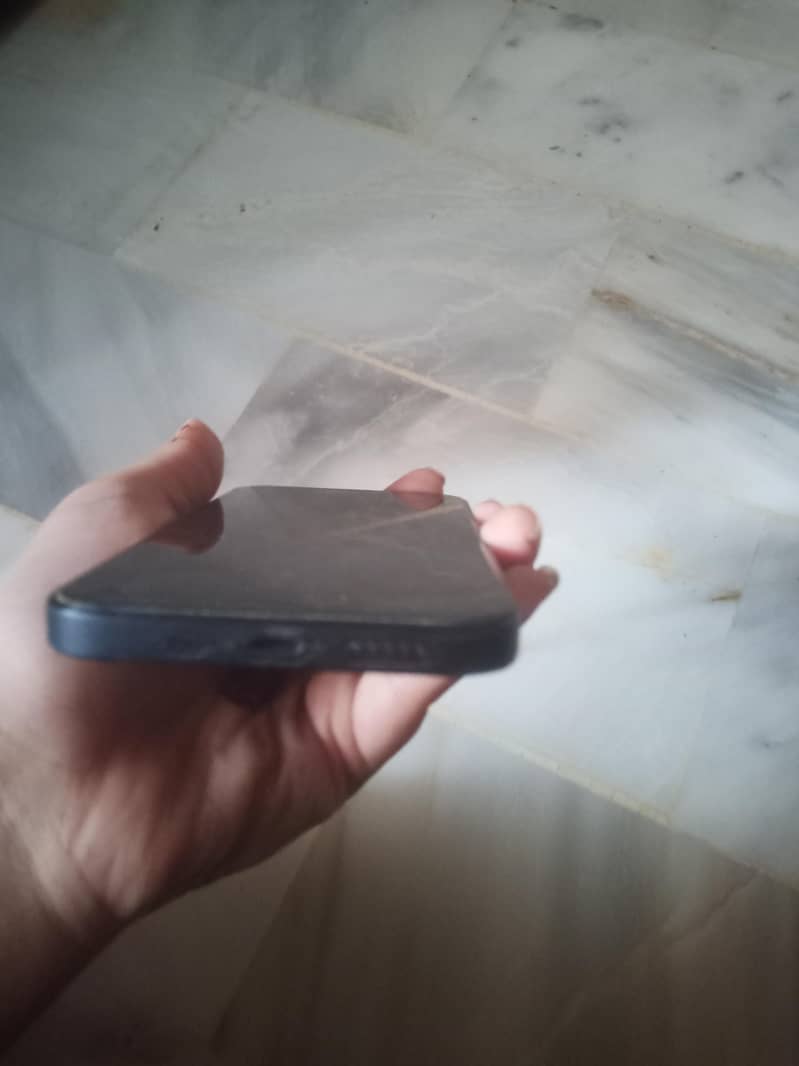 Apple iPhone 12 1