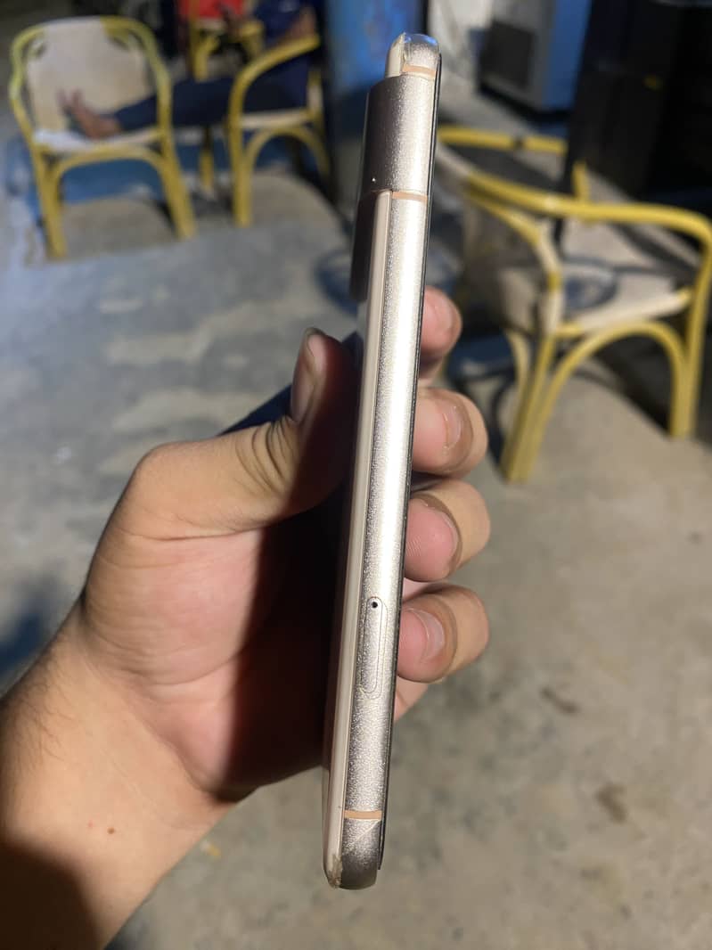 Google Pixel 8 4