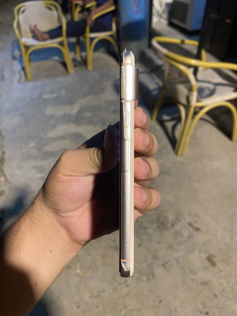 Google Pixel 8 6