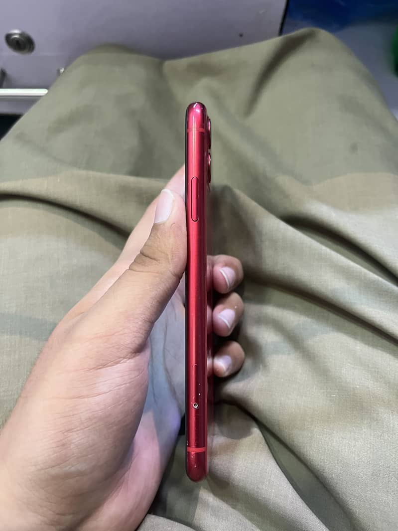 Apple iPhone 11 4