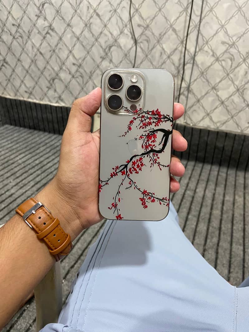 Apple iPhone 16 Pro 5