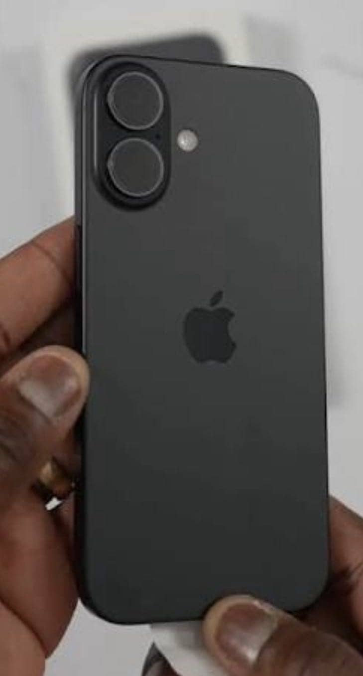 Apple iPhone 16 0