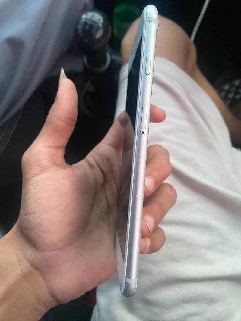 Apple iPhone 7 Plus 2