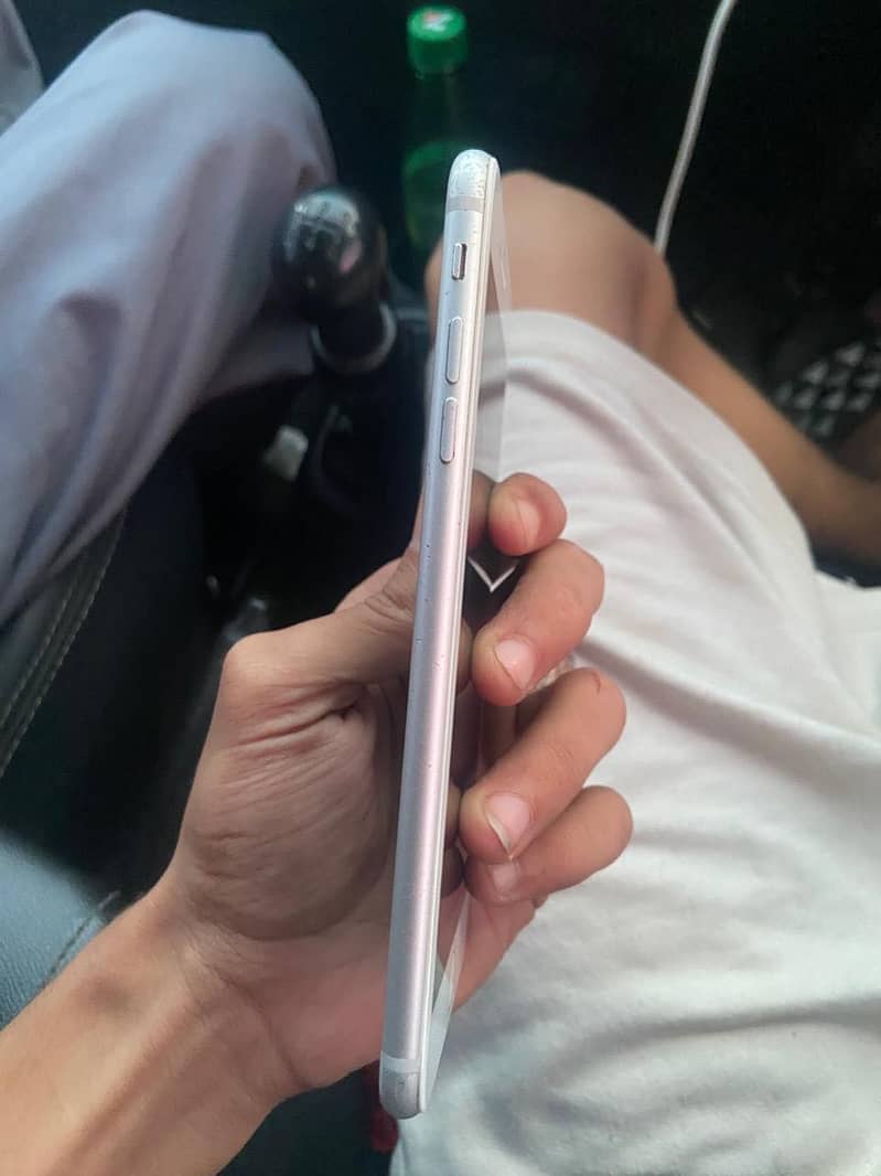 Apple iPhone 7 Plus 3