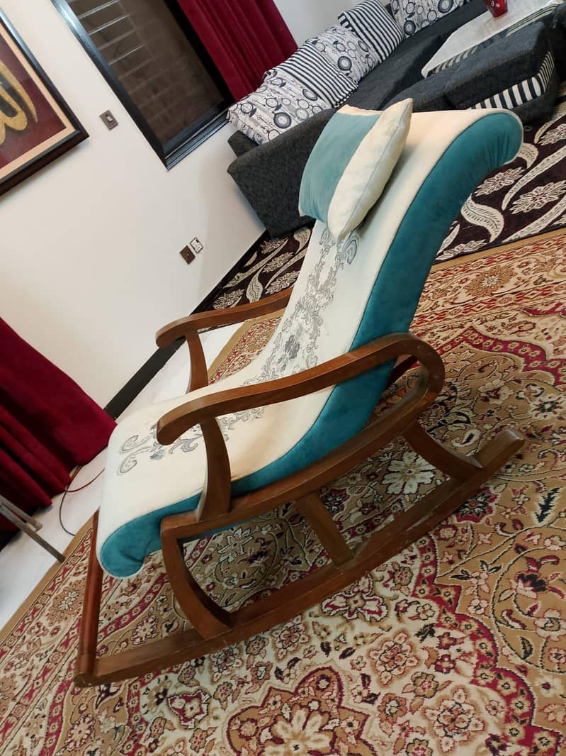 rocking chair 0