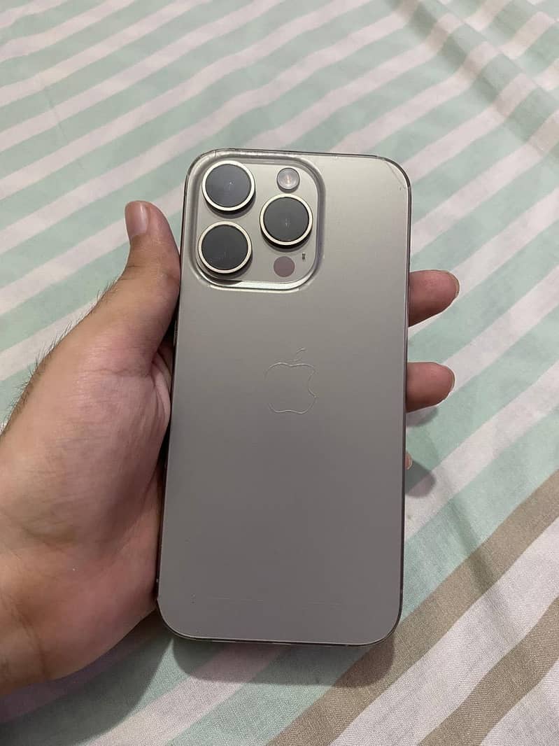 Apple iPhone 15 Pro 0
