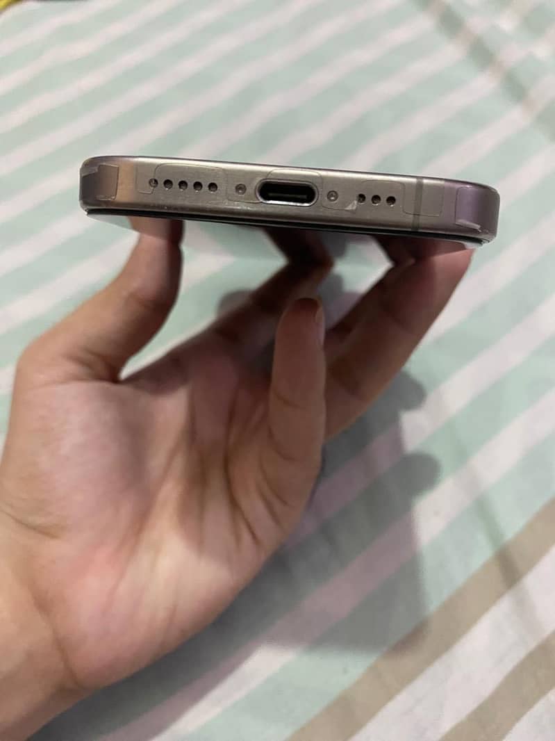 Apple iPhone 15 Pro 3