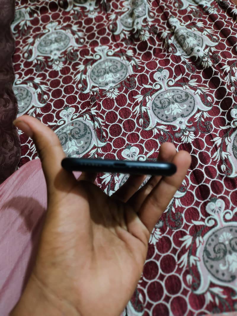 iPhone xr 4