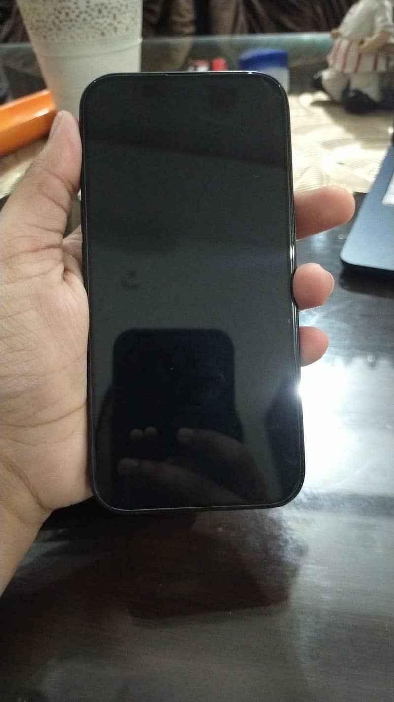 Apple iPhone 16 2