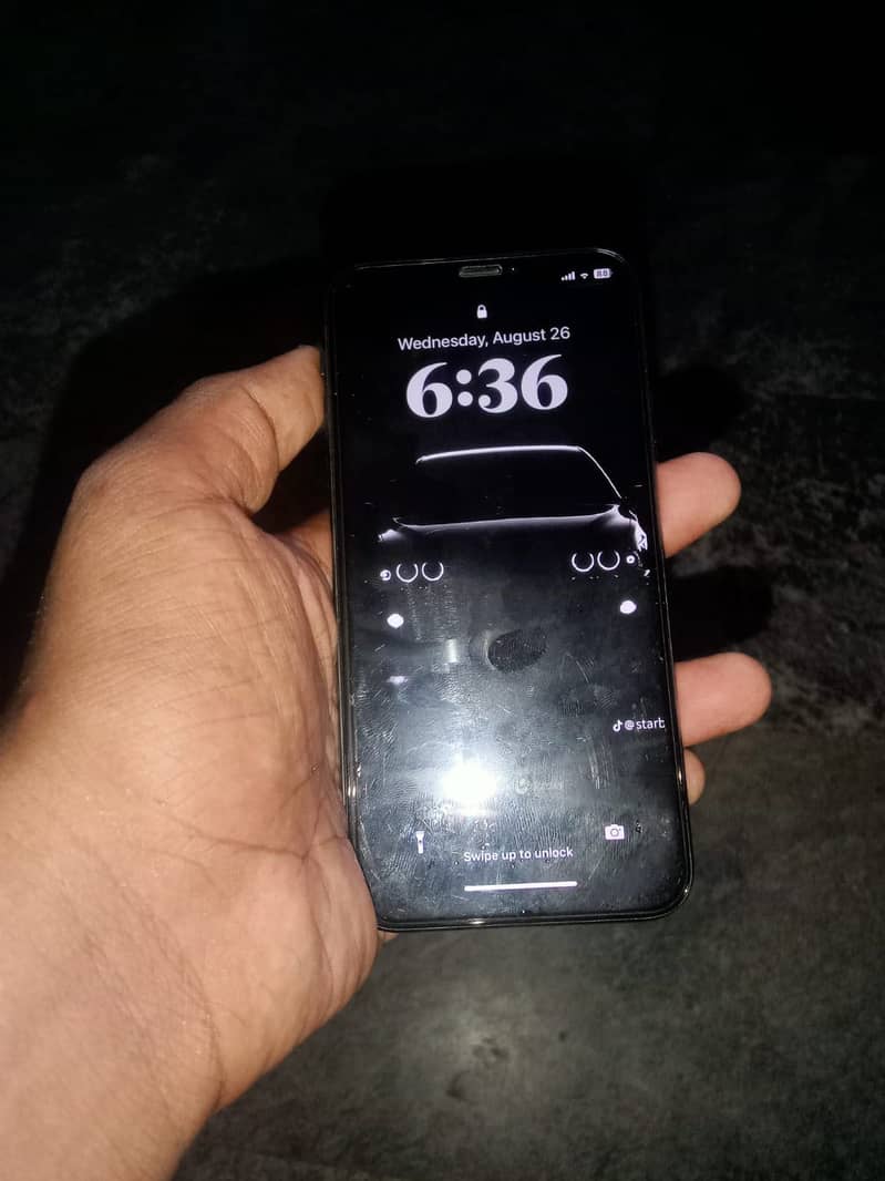 Apple iPhone X 4