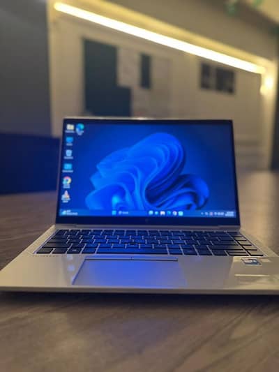 HP El8te book 840g8 i7 11 gen