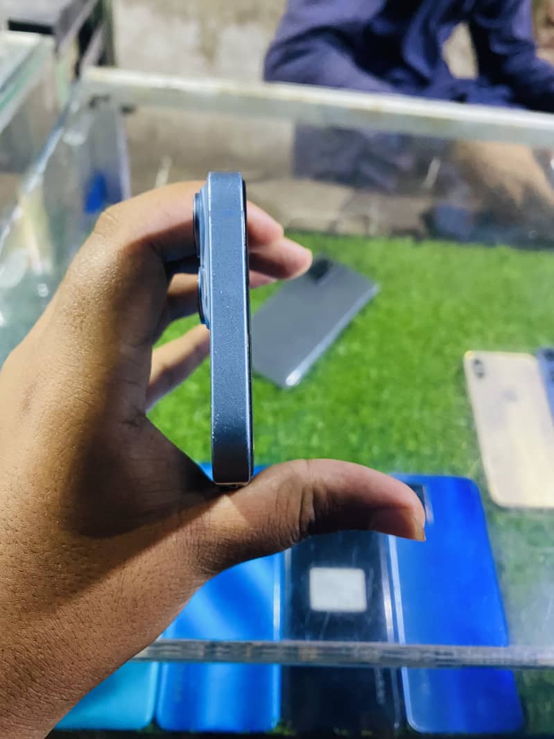 Apple iPhone 14 4